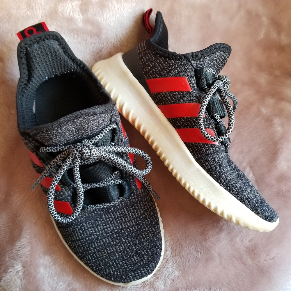 Vguc Adidas Kaptir kid's sz 2 sneakers
